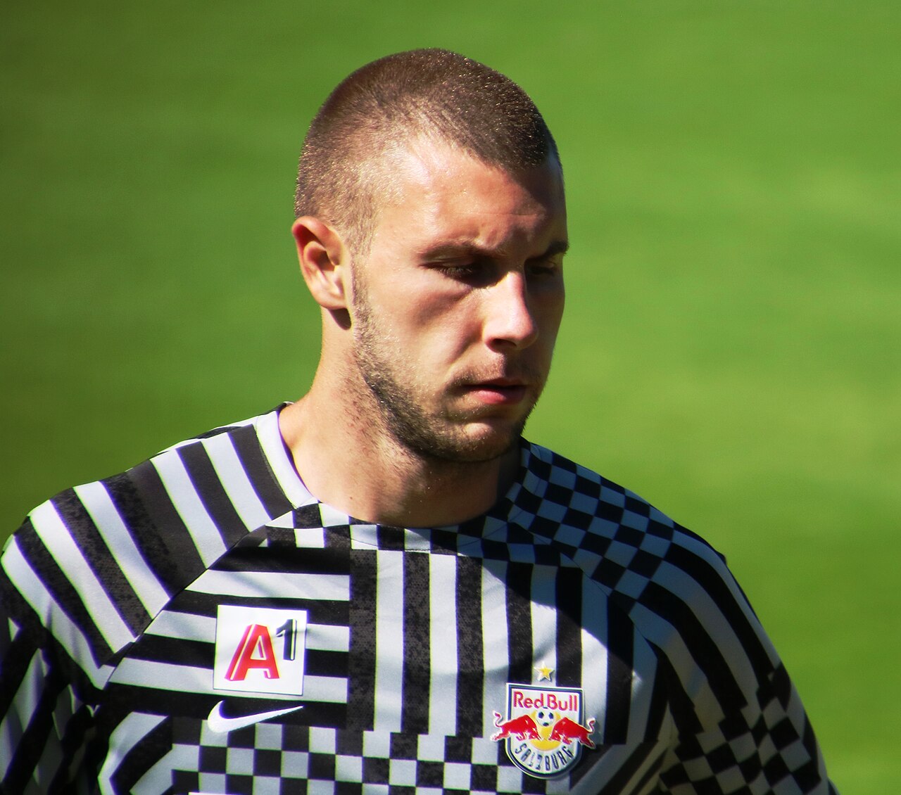 Strahinja Pavlović, joueur de football
