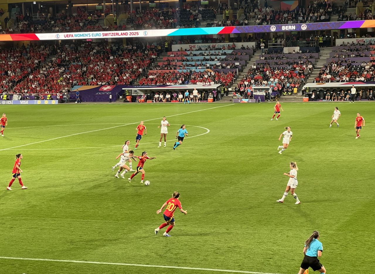 Claudia Pina, joueur de football