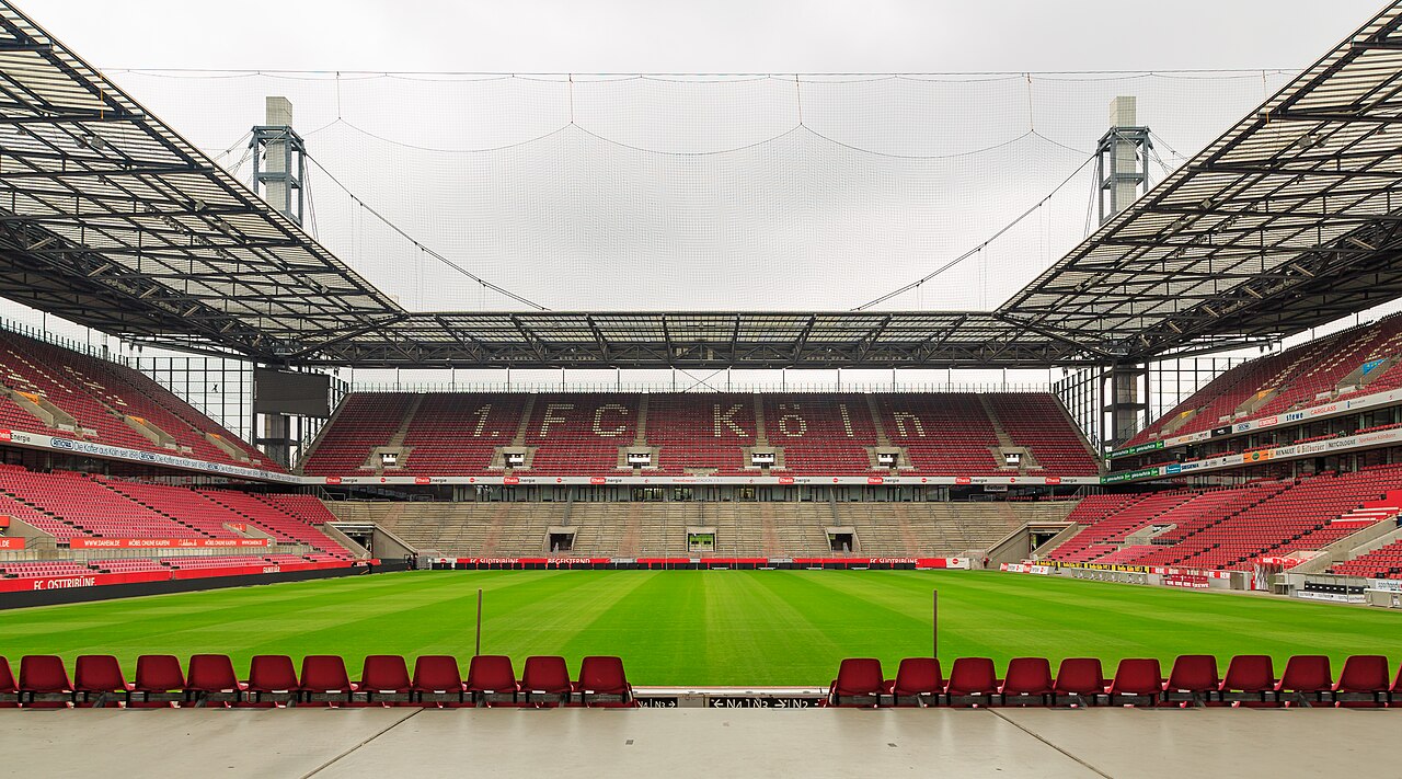 Le stade RheinEnergieStadion, à Müngersdorf
