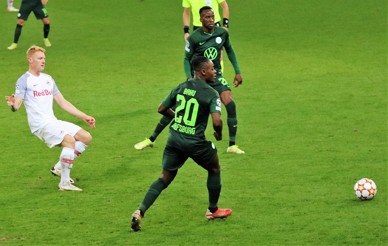 Dodi Lukedaqio, joueur de football