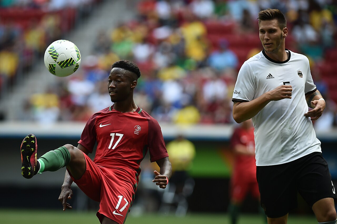 Carlos Mané, joueur de football