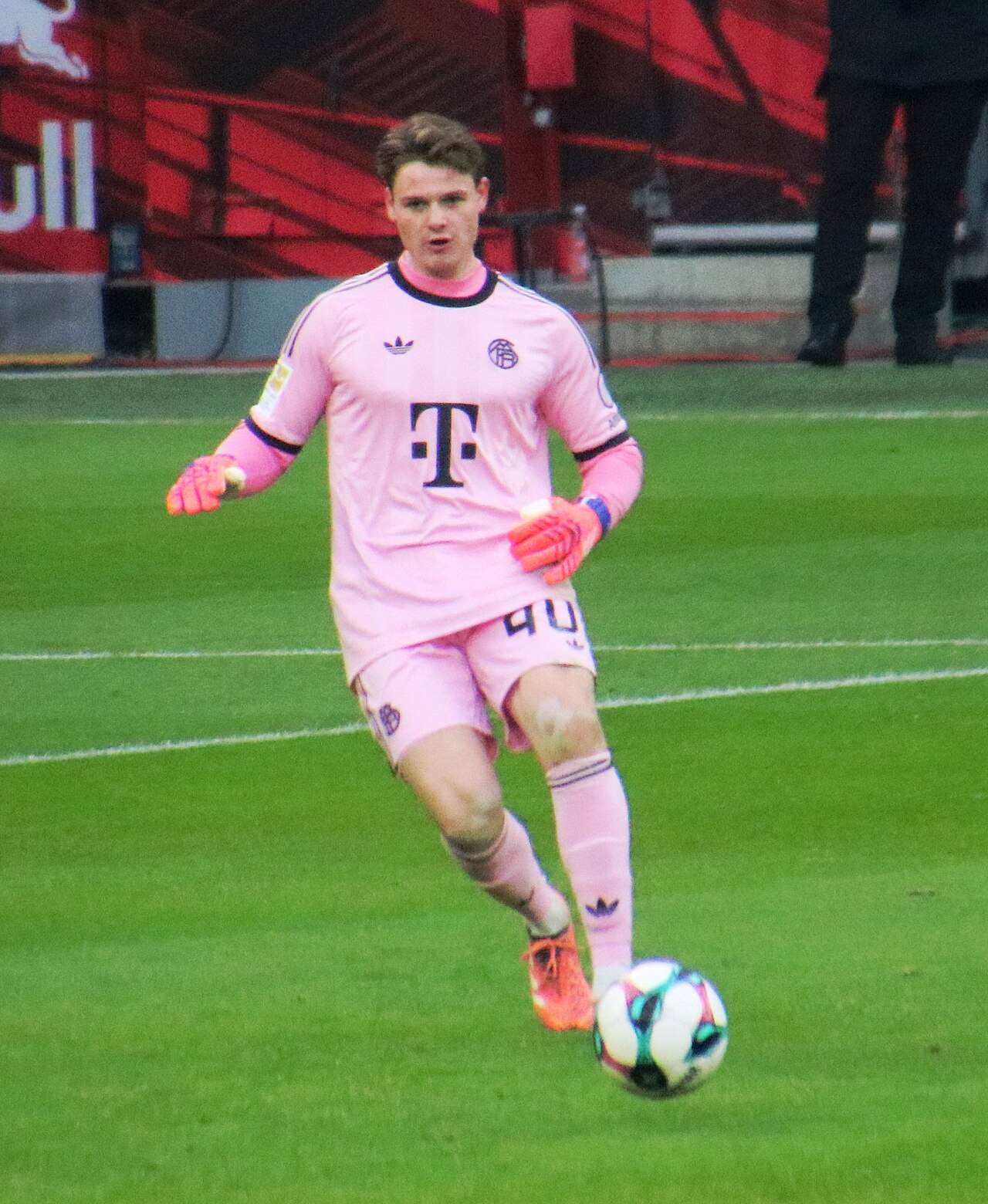 Jonas Urbig, joueur de football