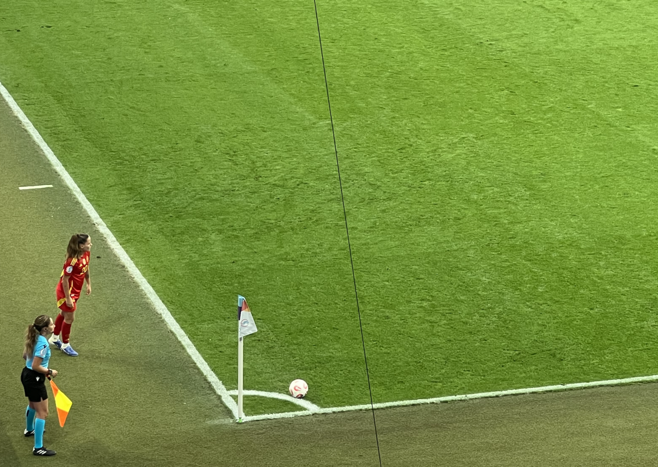 Claudia Pina, joueur de football