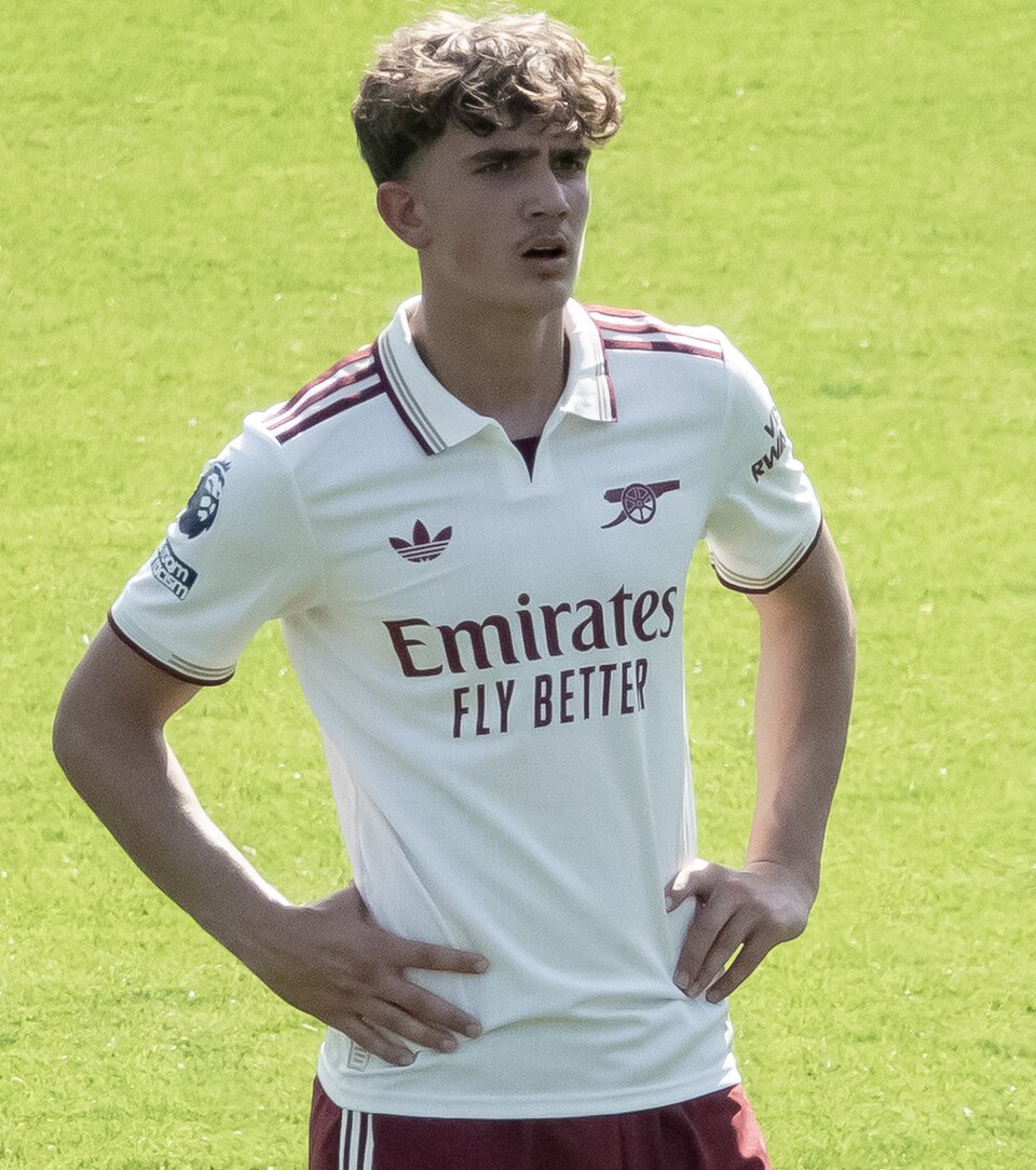Max Dowman, joueur de football