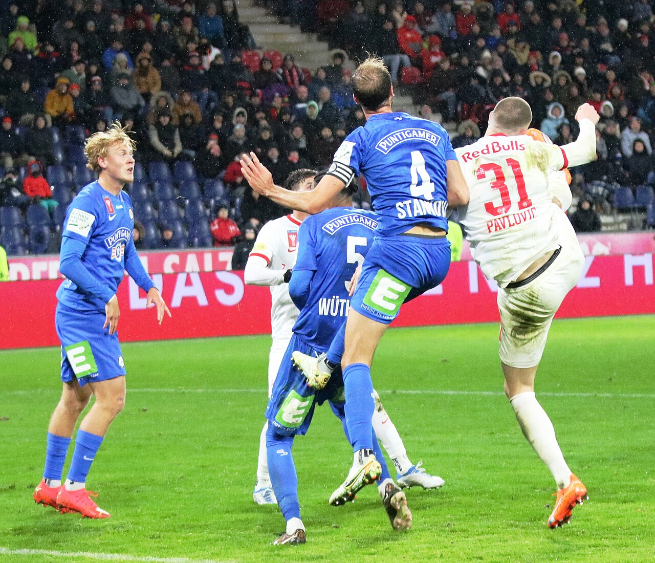 Strahinja Pavlović, joueur de football